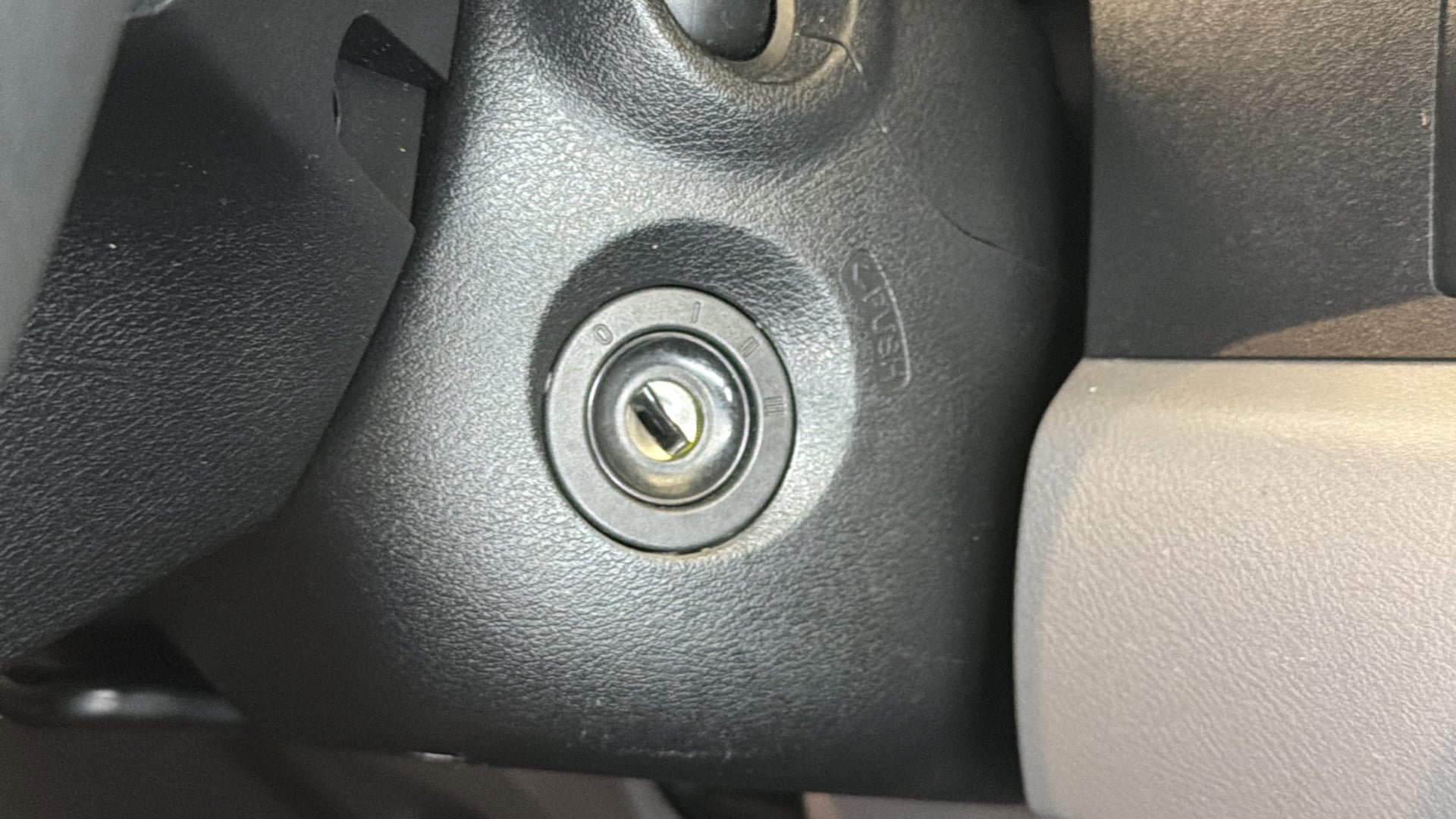 Used 2010 Honda CR-V LX image 24