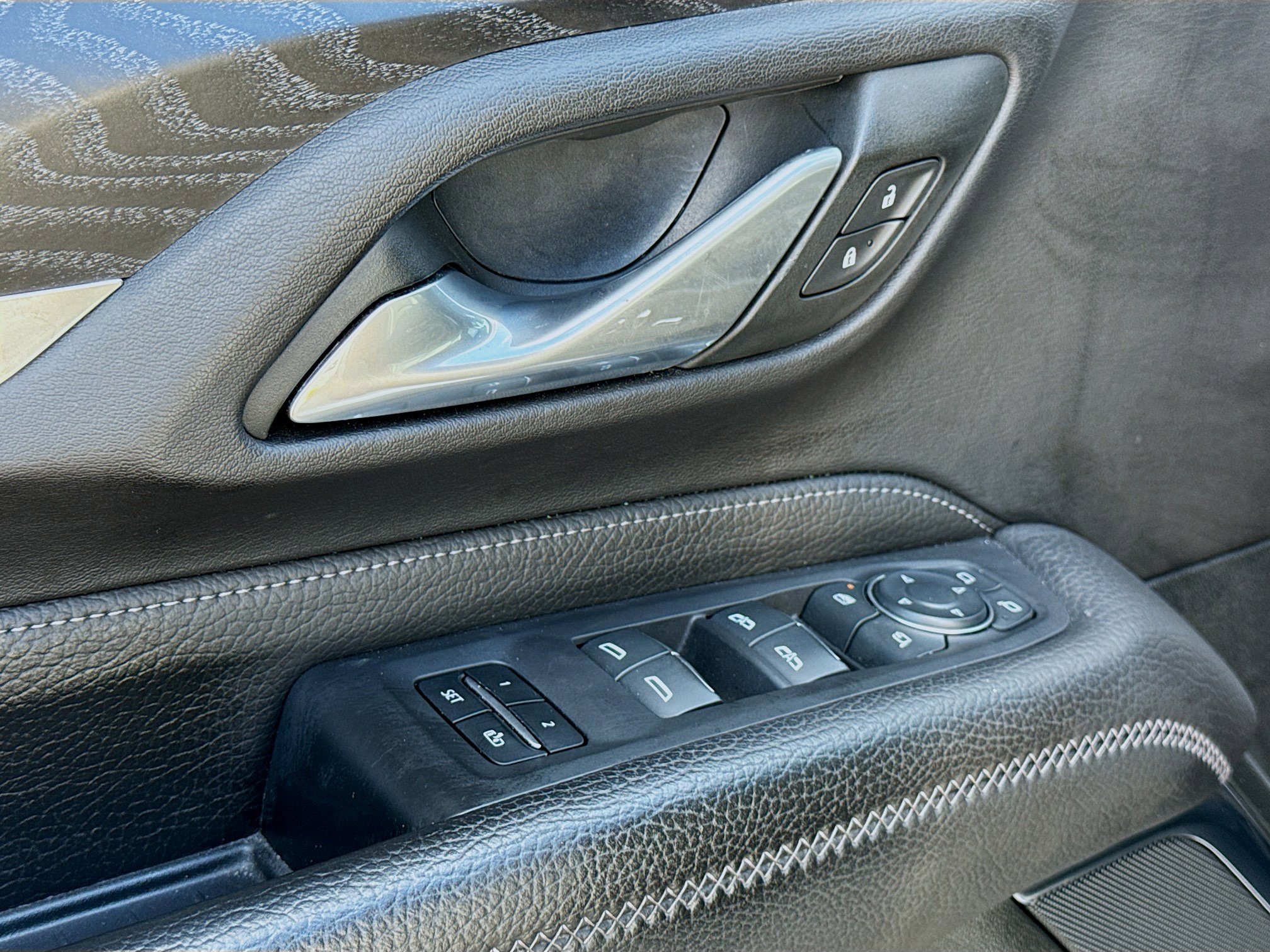 Used 2024 GMC Yukon XL Denali image 24