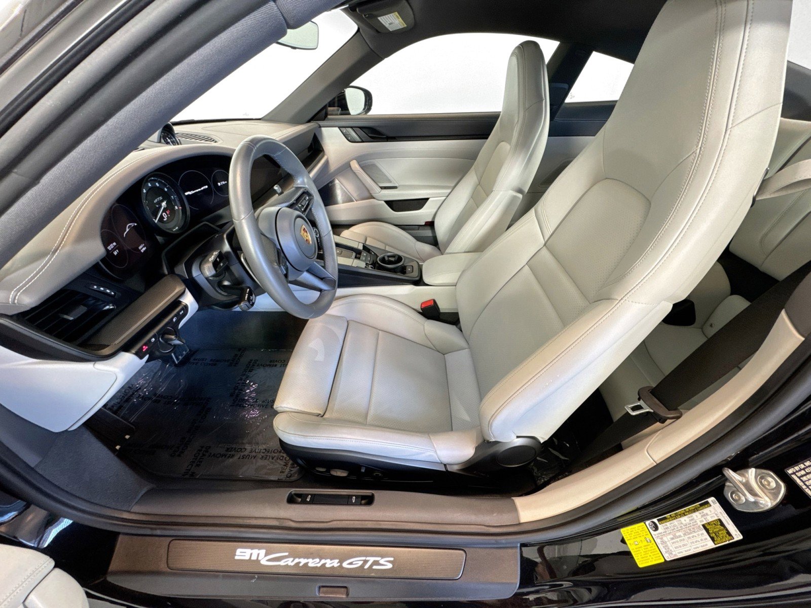 Certified 2023 Porsche 911 Carrera GTS w/ Premium Package RWD image 5