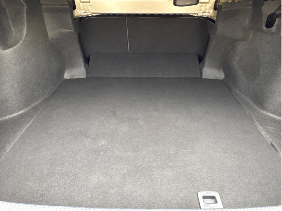 Used 2020 Toyota Camry SE image 12