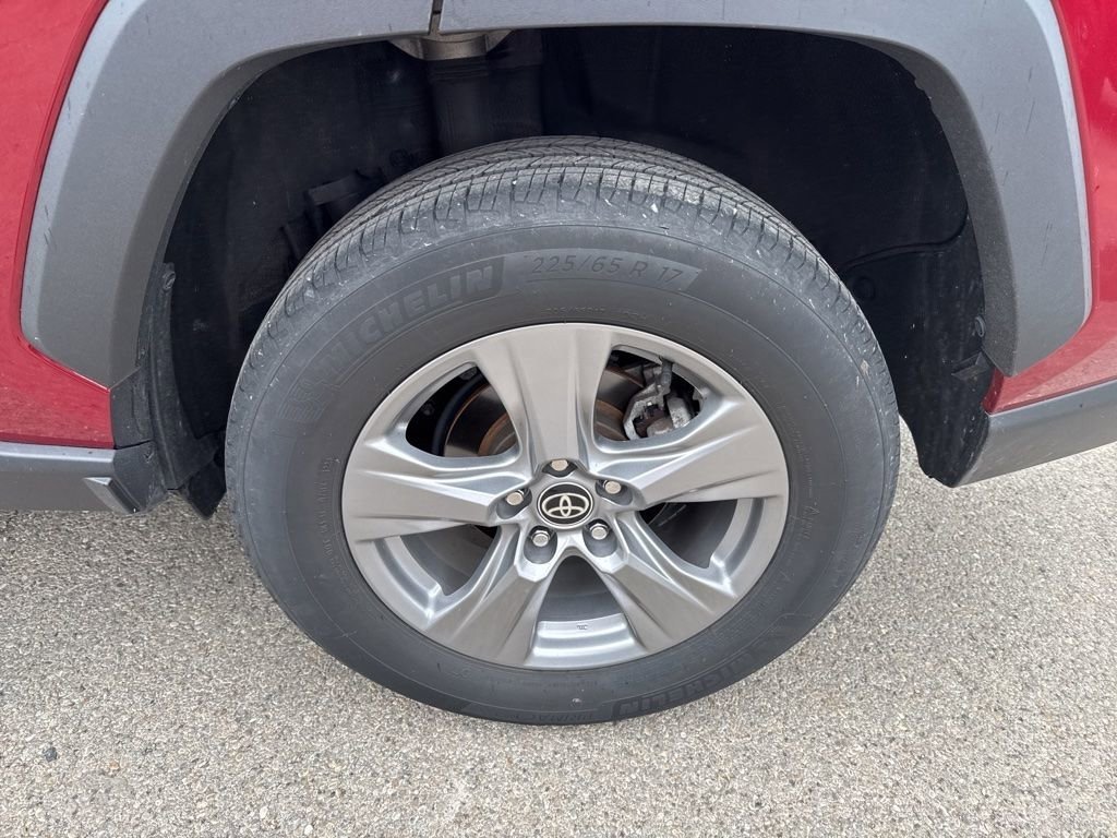 Used 2023 Toyota RAV4 XLE FWD image 13