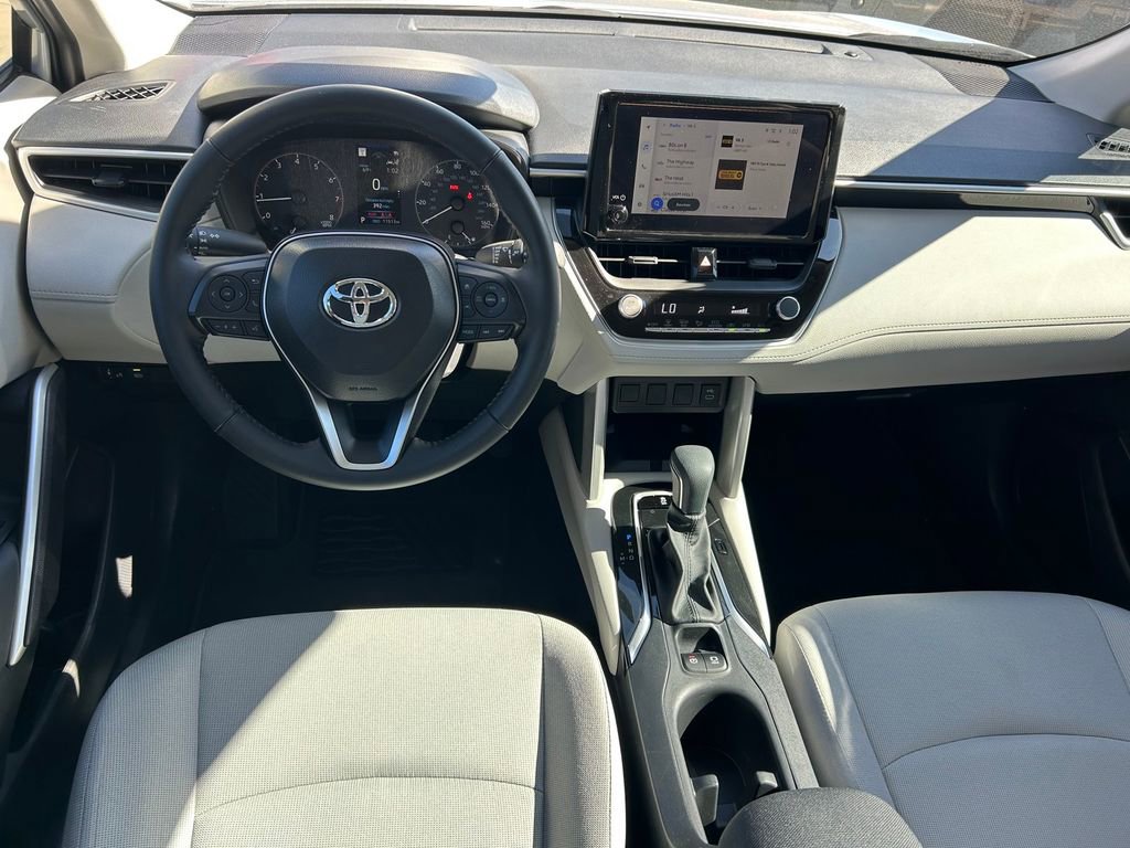 New 2025 Toyota Corolla Cross LE w/ Moonroof Package FWD image 17