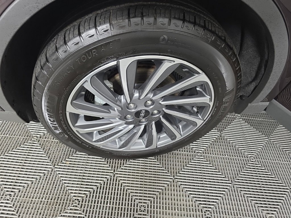 Used 2023 Lincoln Corsair Reserve w/ Equipment Group 201A image 10