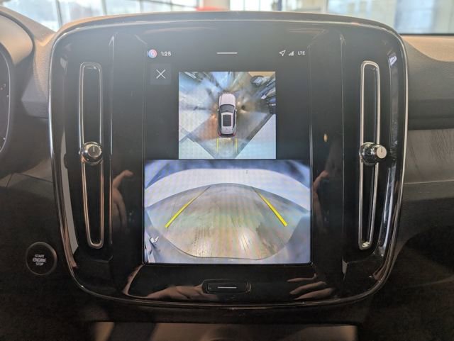 Used 2026 Volvo XC40 B5 Plus w/ Protection Package Premier image 17