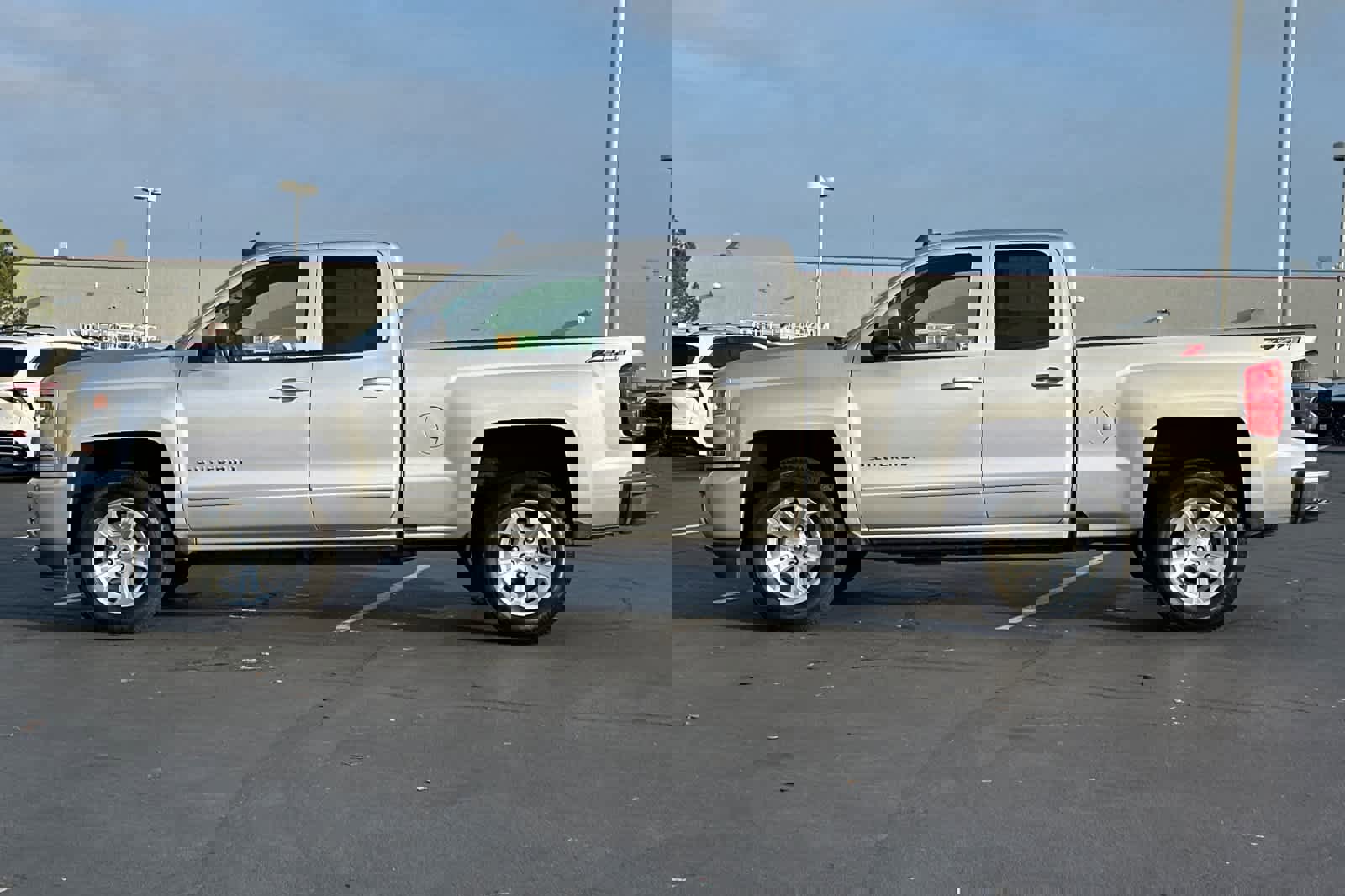 Used 2018 Chevrolet Silverado 1500 LT w/ All Star Edition image 9