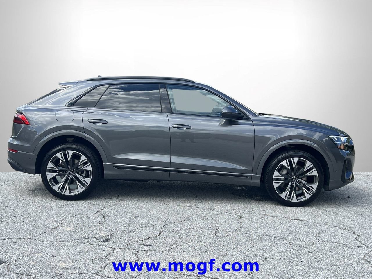Used 2025 Audi Q8 Premium AWD/4WD image 26