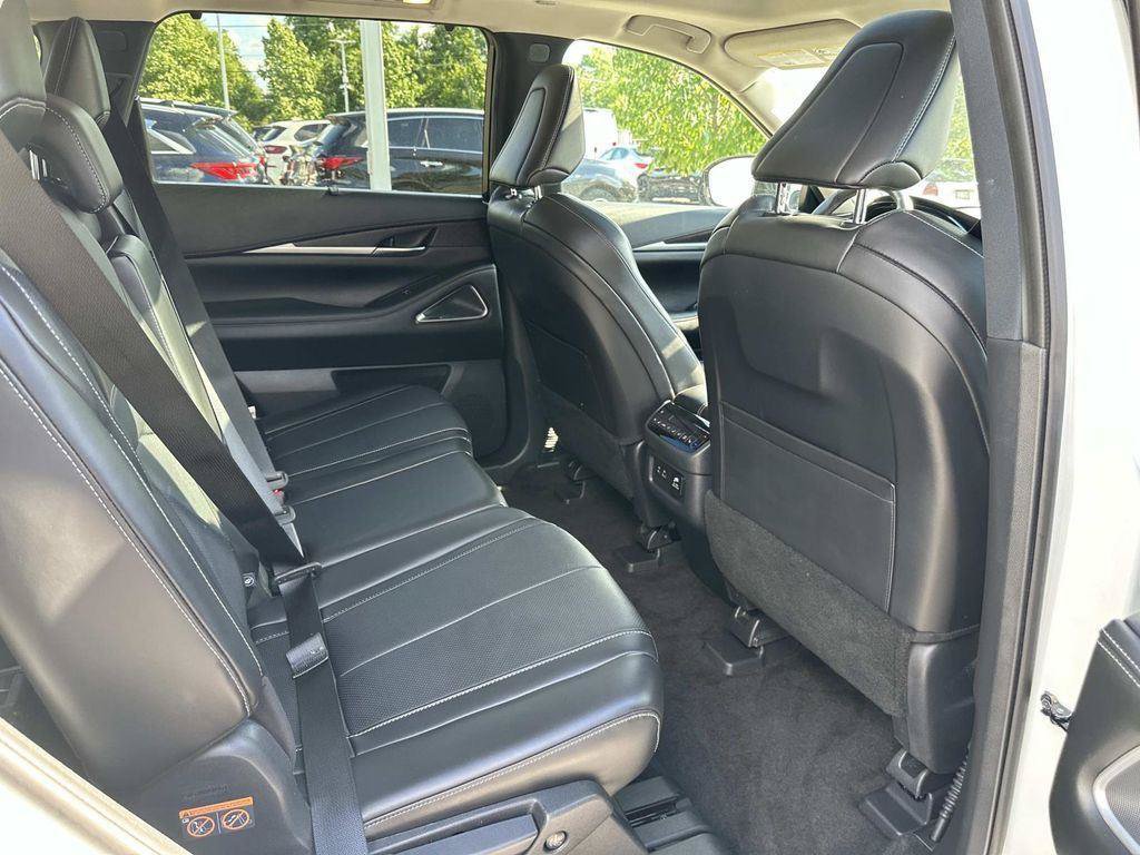 Used 2025 INFINITI QX60 Sensory w/ Vision Package AWD/4WD image 39