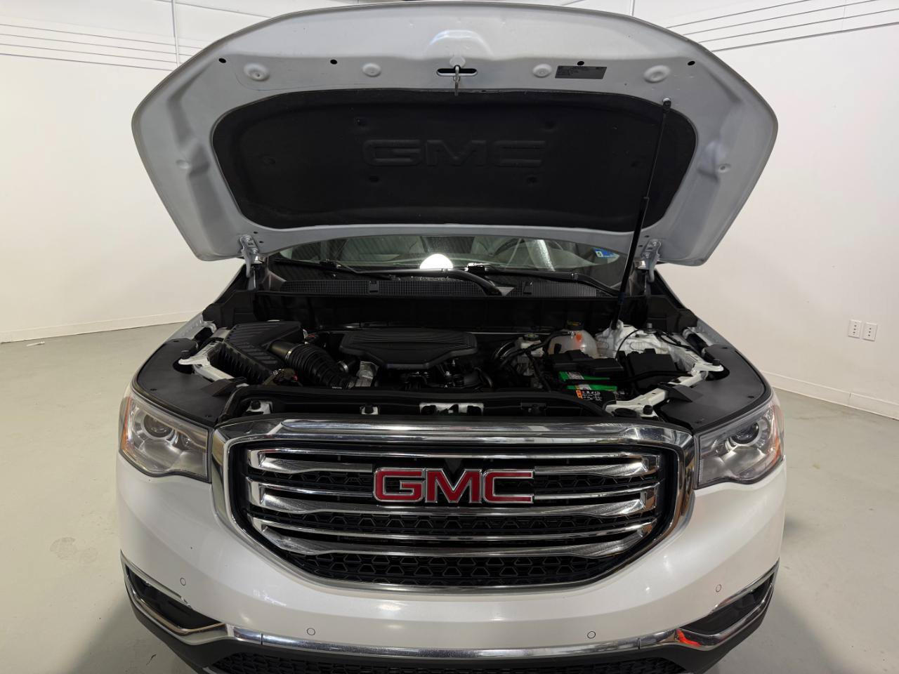 Used 2017 GMC Acadia SLT AWD/4WD image 35