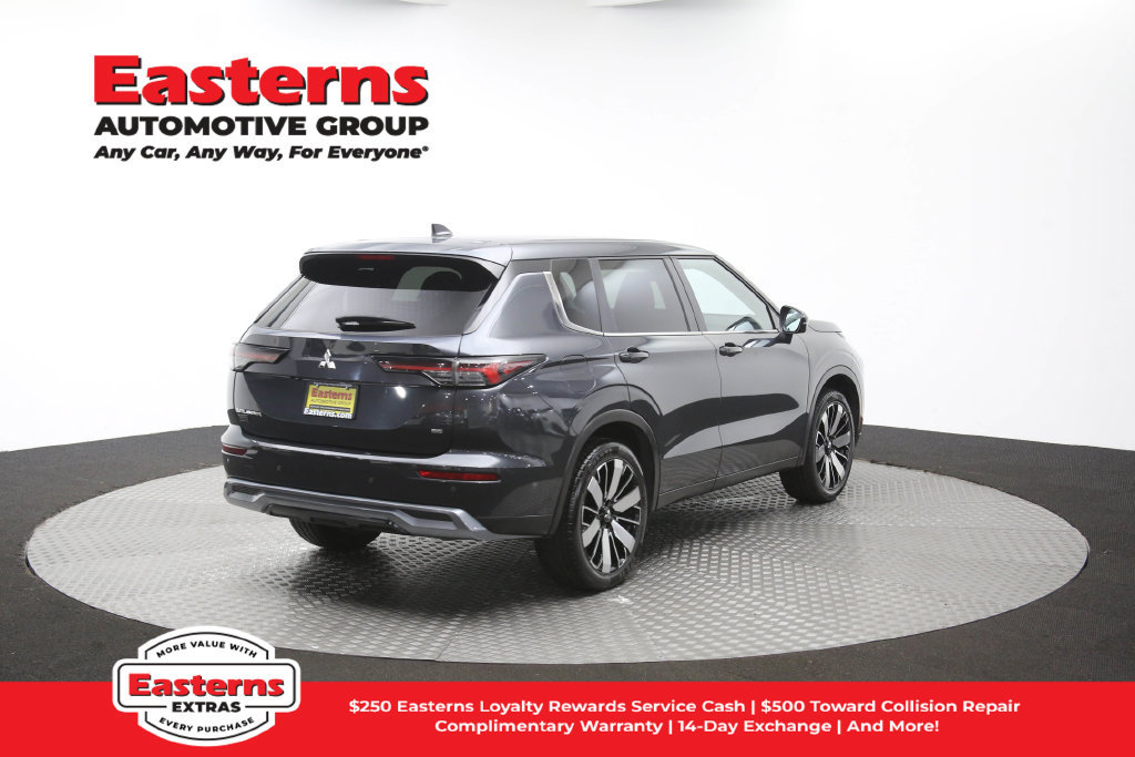 Used 2025 Mitsubishi Outlander SE FWD image 42