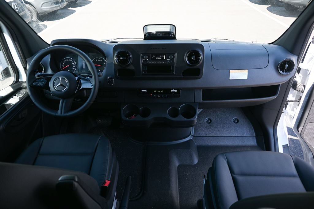 Used 2025 Mercedes-Benz Sprinter 2500 image 17