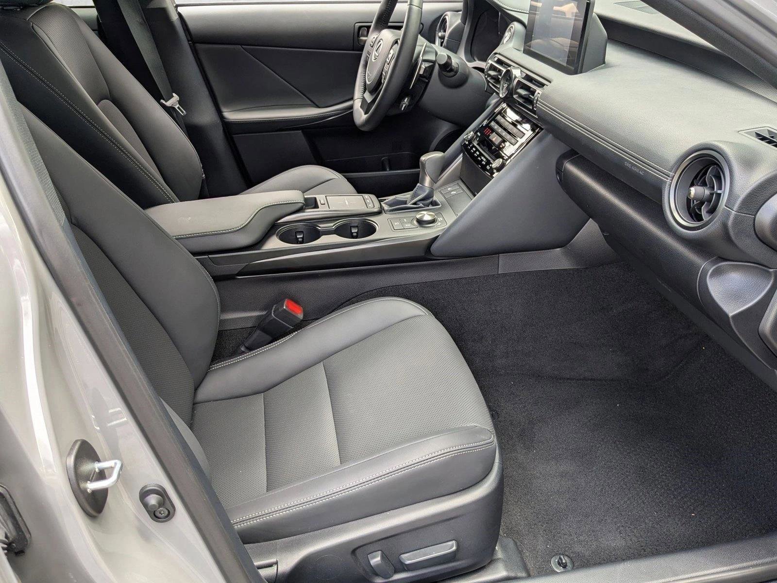 Used 2025 Lexus IS 350 F Sport RWD image 22