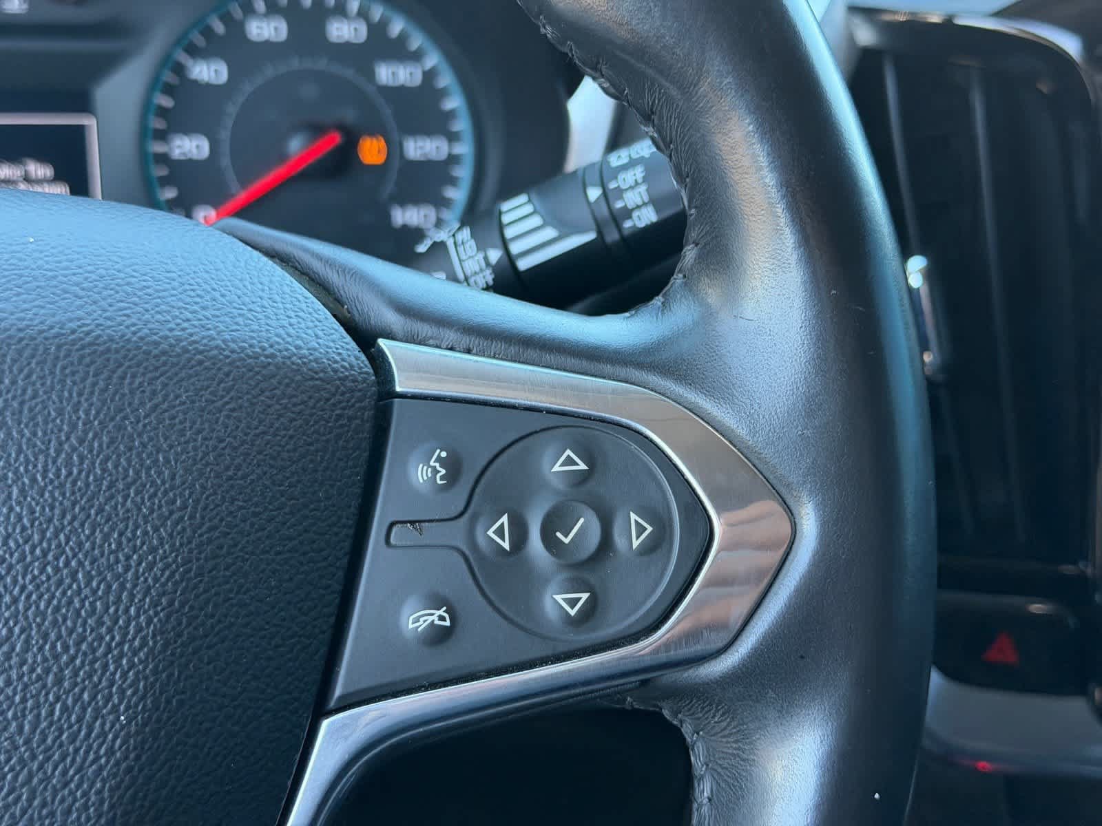 Used 2019 Chevrolet Traverse LT FWD image 16