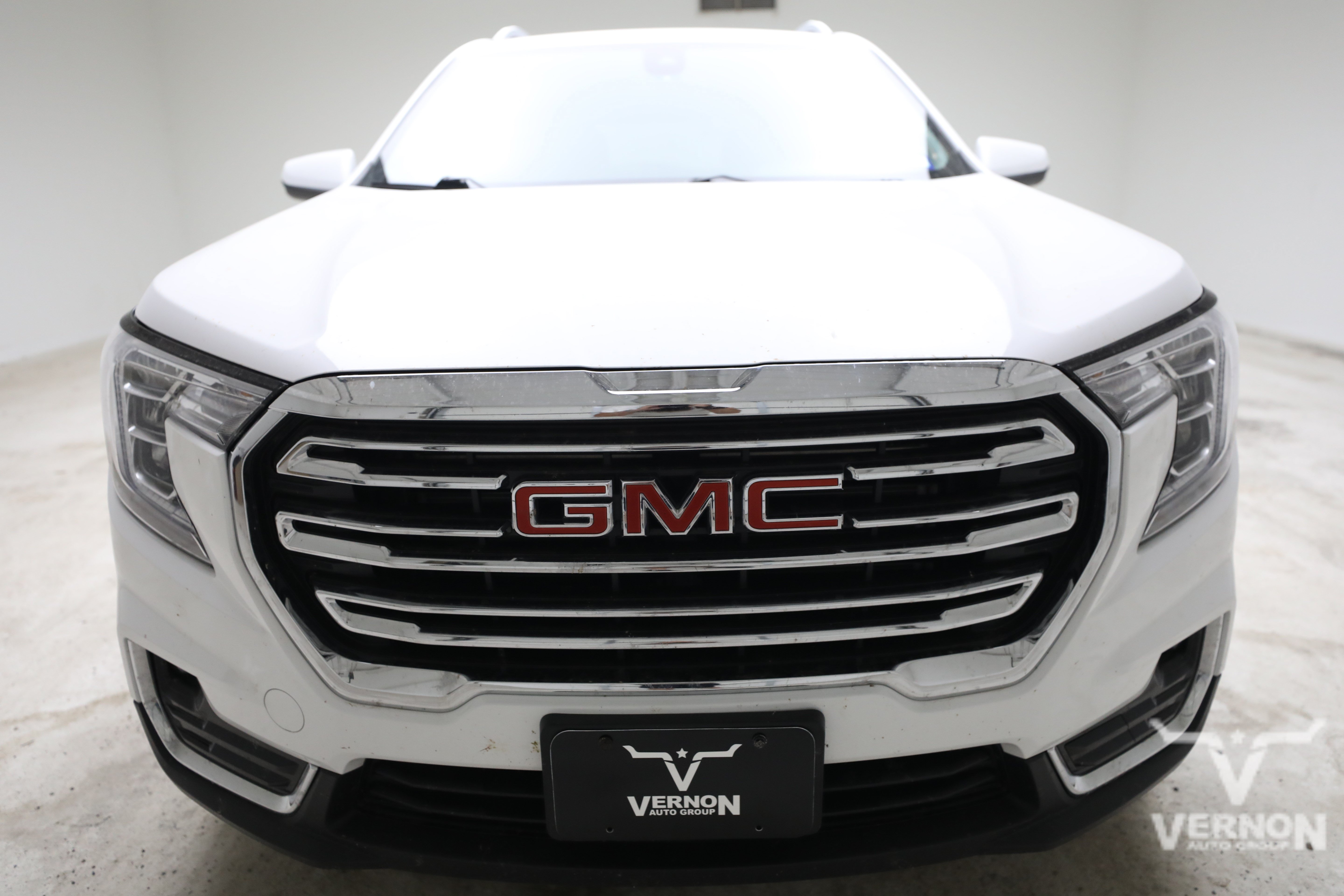Used 2024 GMC Terrain SLT AWD/4WD image 7