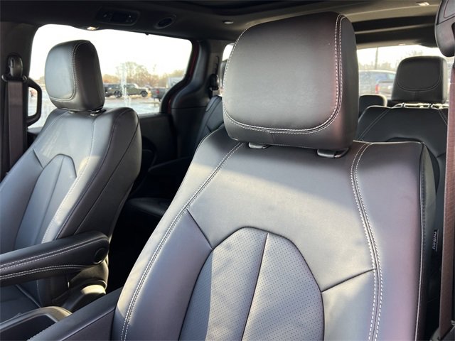 New 2026 Chrysler Pacifica Select image 13