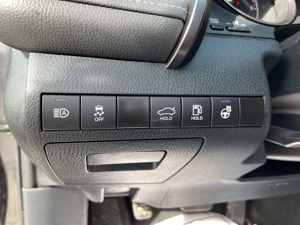 Used 2024 Toyota Camry SE image 20