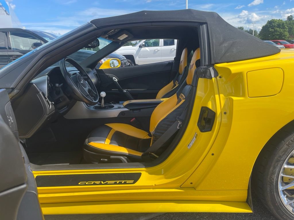 Used 2005 Chevrolet Corvette Convertible w/ Preferred Equipment Group RWD image 10