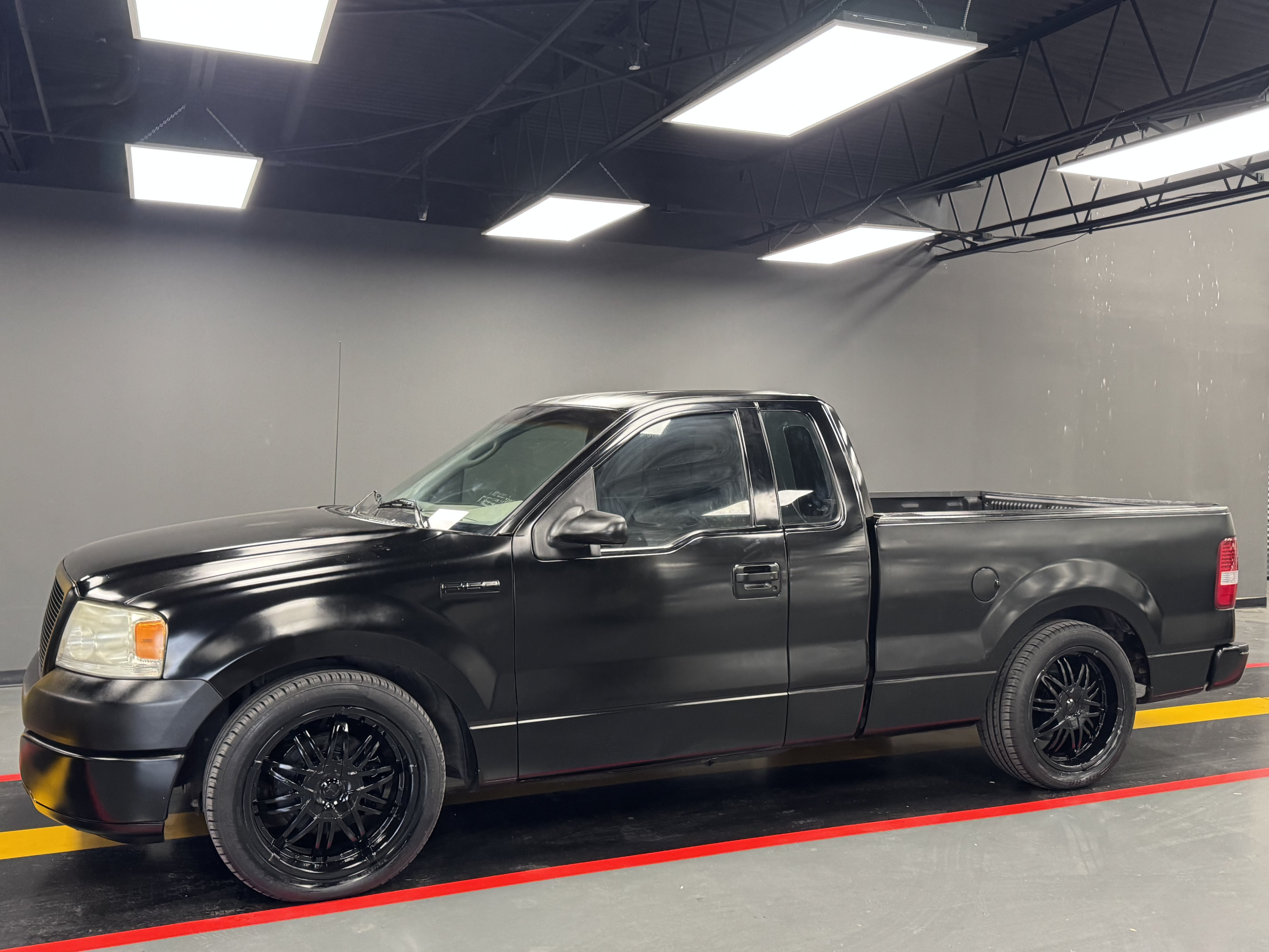 Used 2005 Ford F150 XL RWD image 2