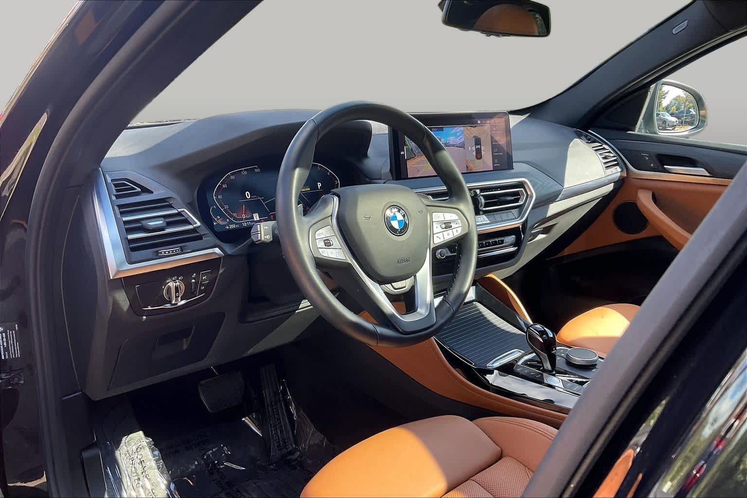 Used 2024 BMW X4 xDrive30i w/ Premium Package AWD/4WD image 17