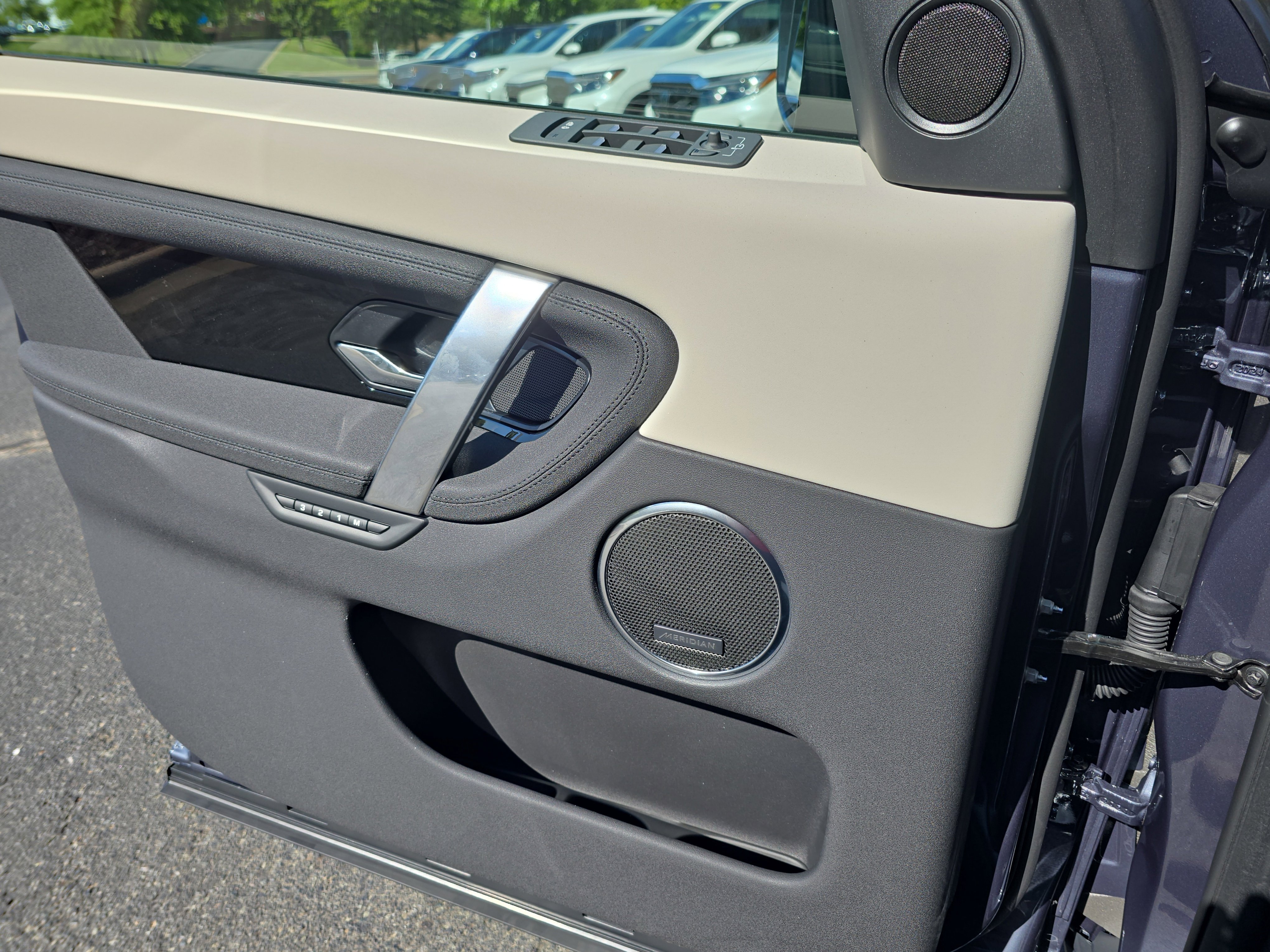 New 2025 Land Rover Discovery Sport S image 26