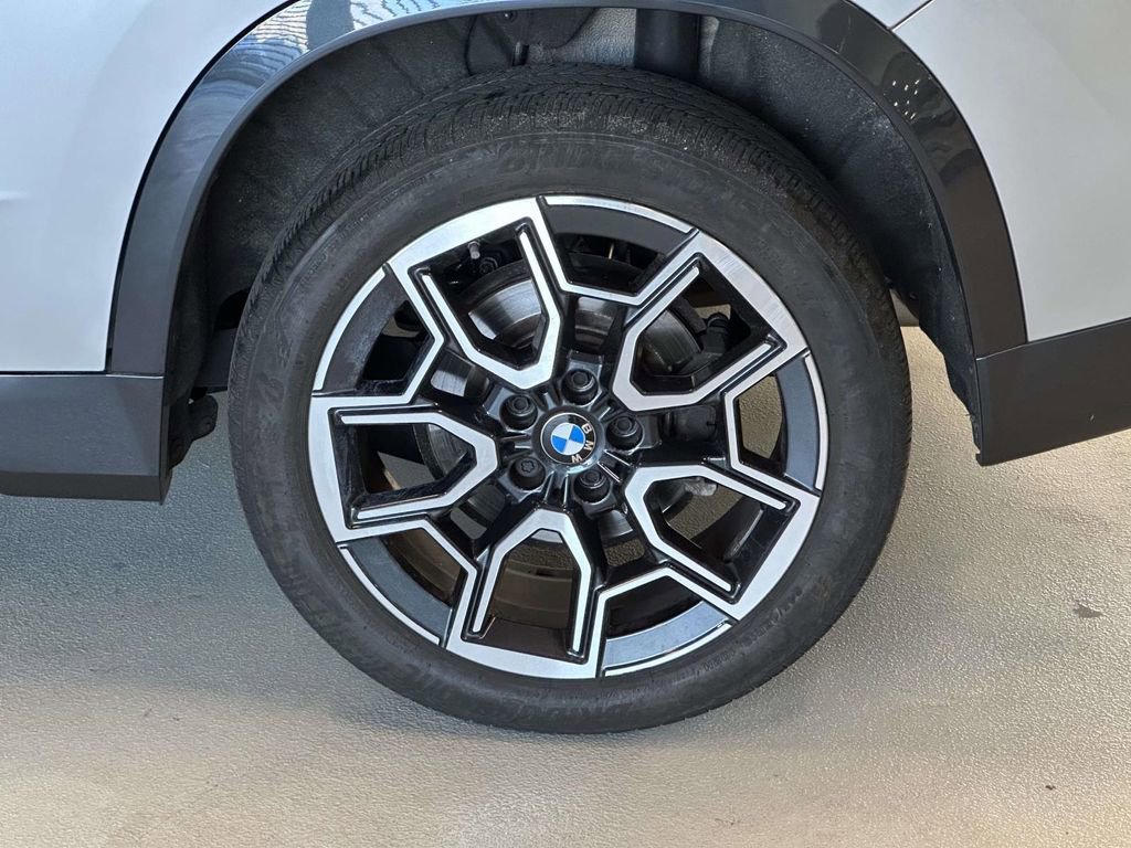 Used 2023 BMW X1 xDrive28i w/ Convenience Package AWD/4WD image 9