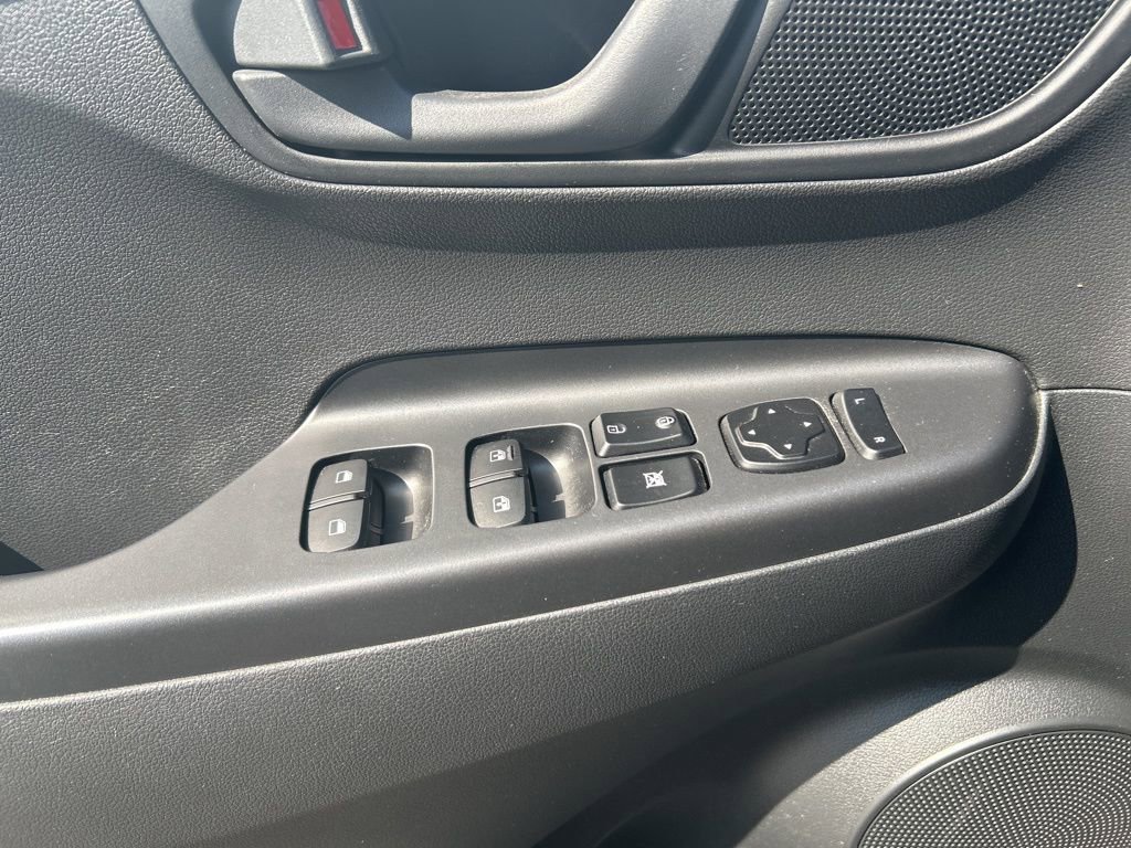 Used 2018 Hyundai Kona SEL image 14