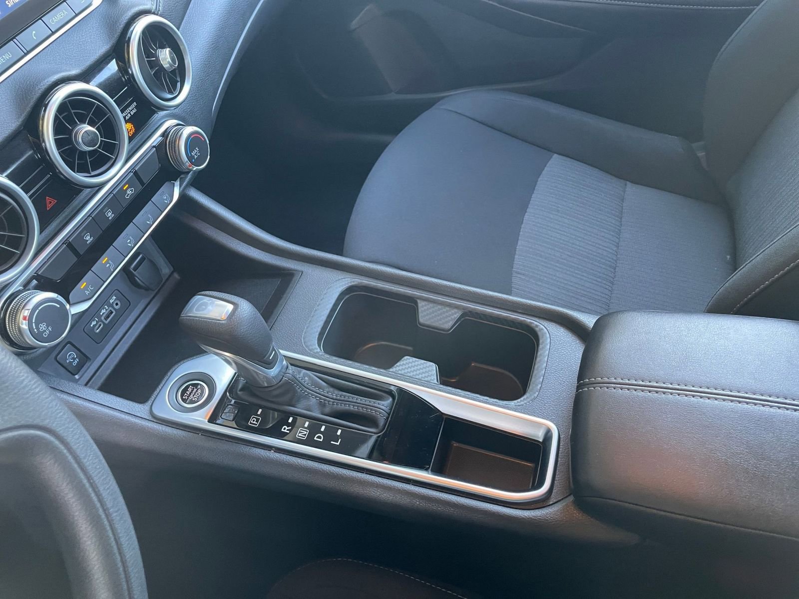 Used 2025 Nissan Sentra SV image 40