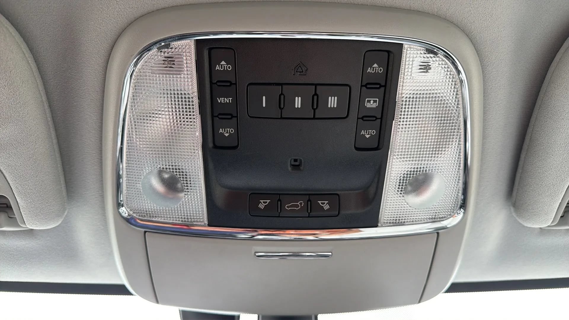 Used 2017 Jeep Grand Cherokee Summit AWD/4WD image 20
