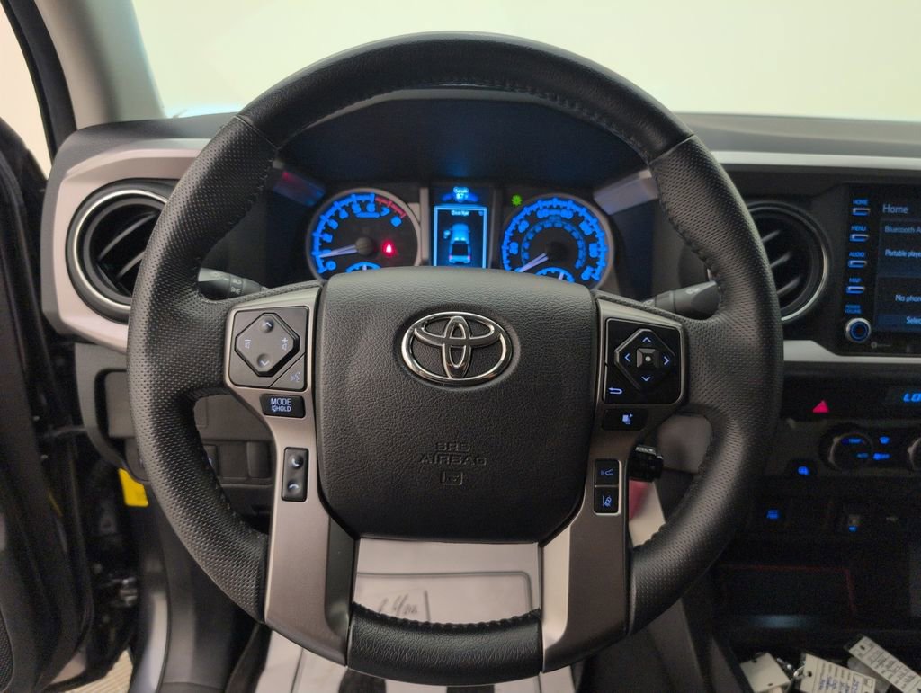 Used 2022 Toyota Tacoma SR5 RWD image 32