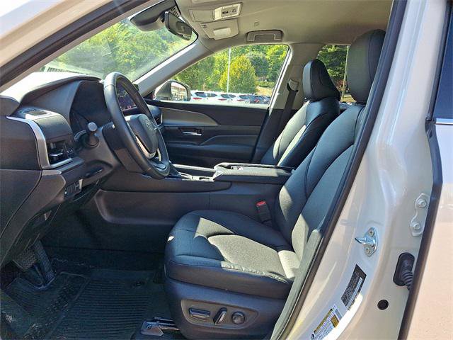 Certified 2024 Toyota Grand Highlander XLE image 12