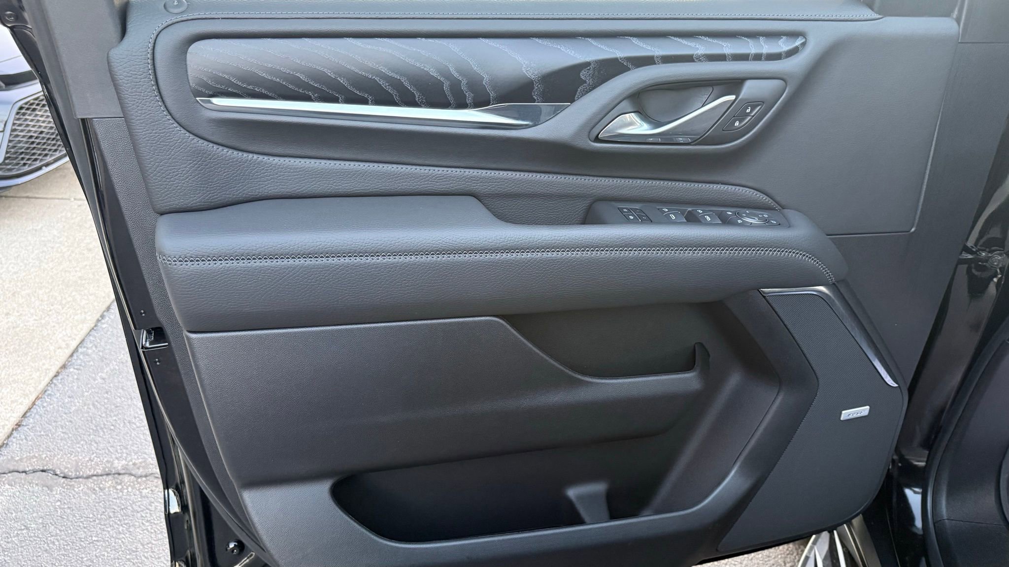 Used 2024 GMC Yukon XL Denali w/ Advanced Technology Package image 40