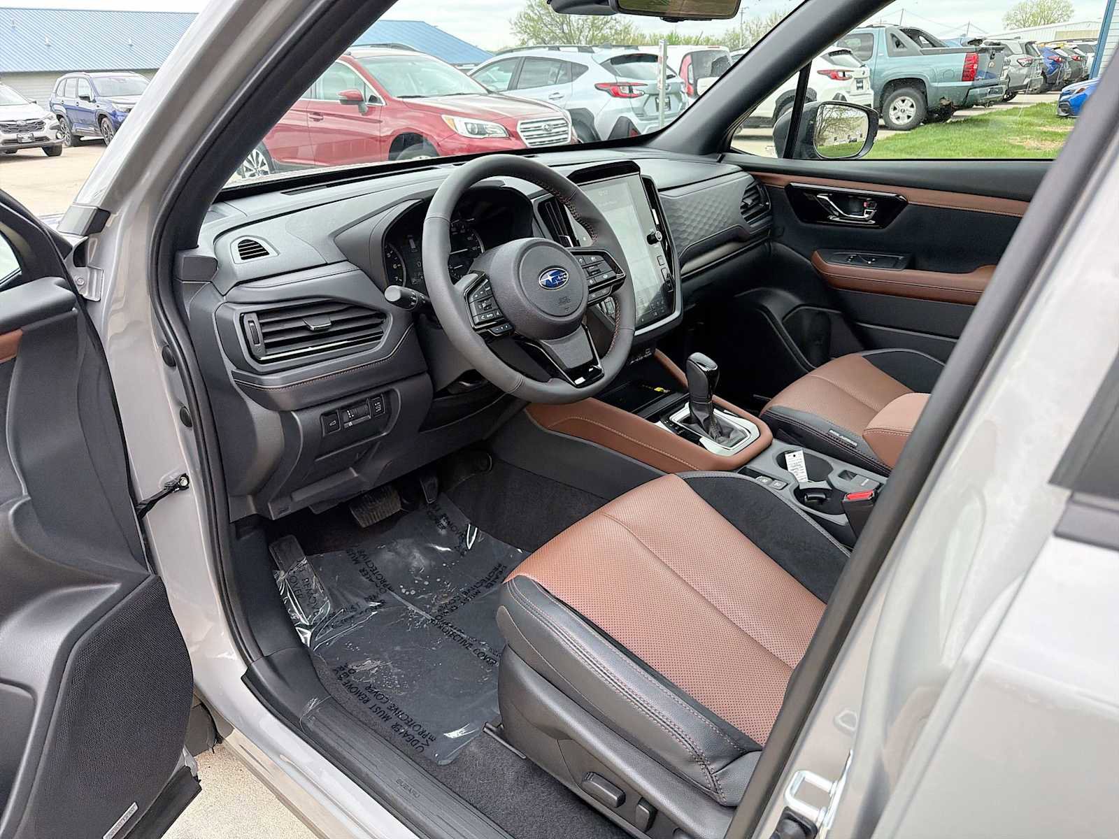 Certified 2025 Subaru Forester Touring w/ Popular Package - Touring AWD/4WD image 2