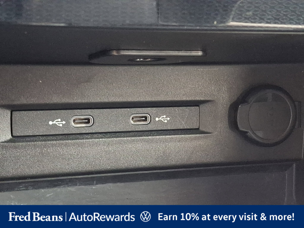 Certified 2025 Volkswagen Taos SE AWD/4WD image 29