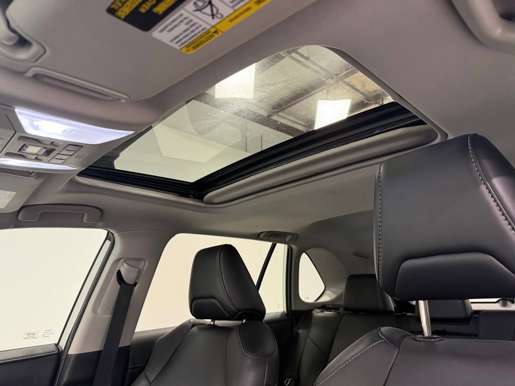 Used 2021 Toyota RAV4 Limited image 25