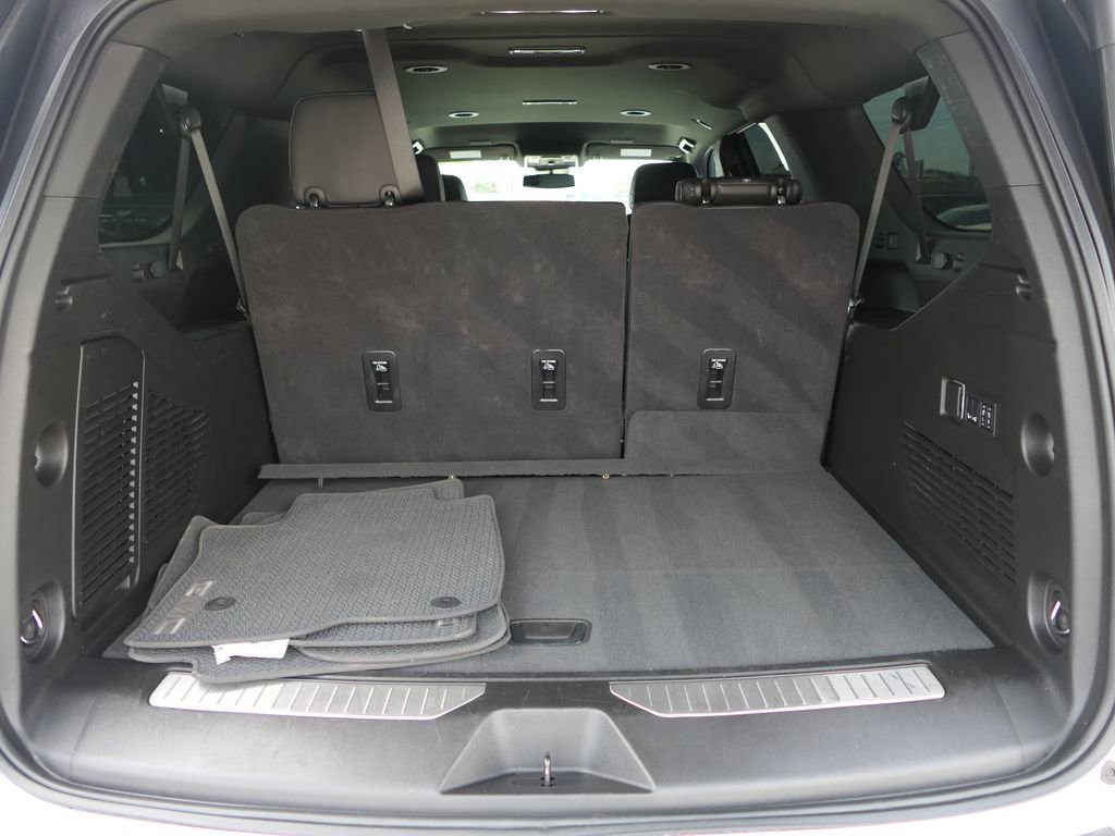 Used 2025 GMC Yukon XL Denali RWD image 21