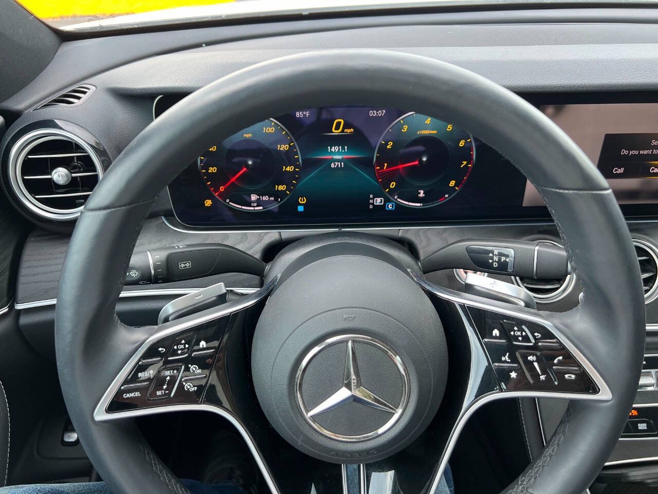Used 2023 Mercedes-Benz E 350 4MATIC Sedan image 11