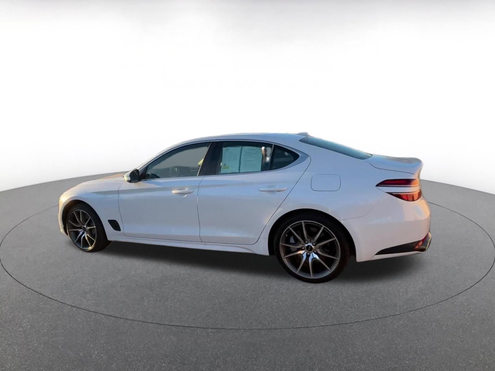 Used 2025 Genesis G70 2.5T image 11