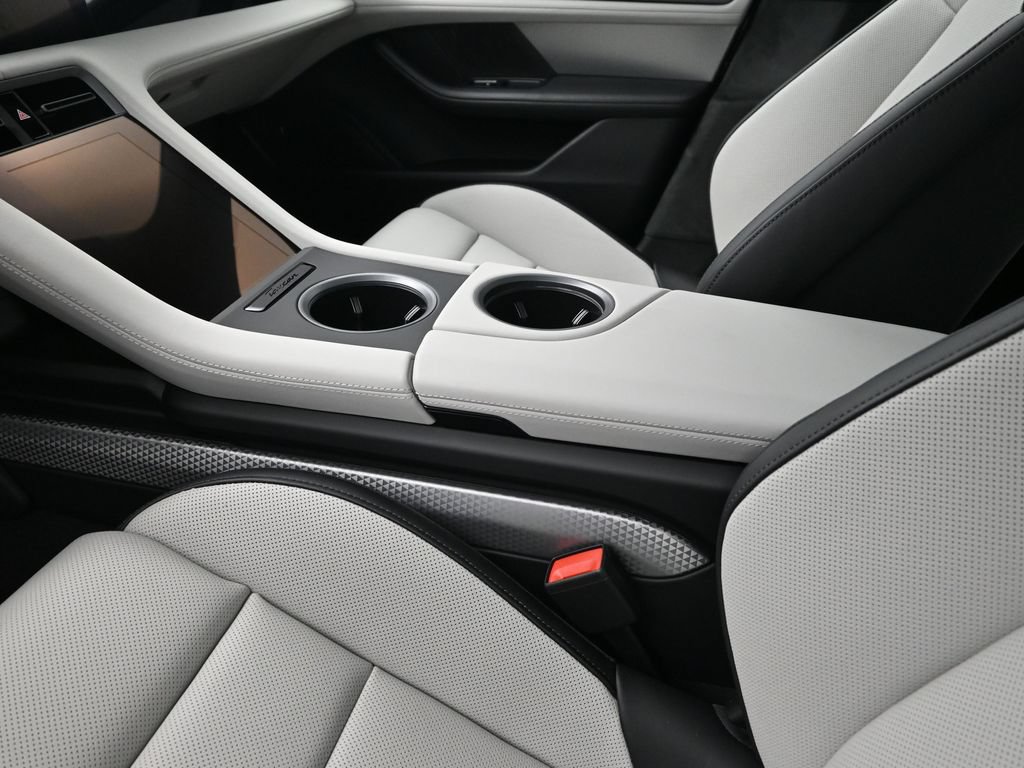 New 2026 Porsche Taycan GTS AWD/4WD image 22