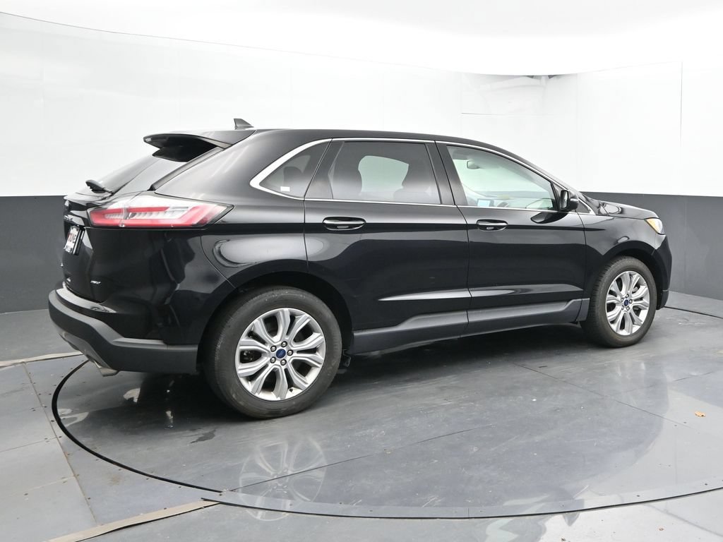 Used 2022 Ford Edge Titanium w/ Equipment Group 301A AWD/4WD image 3