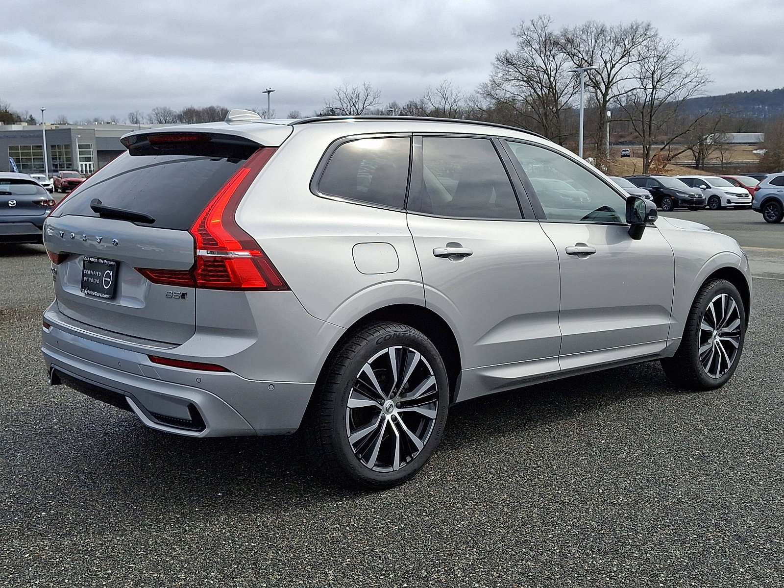 Certified 2023 Volvo XC60 B5 Plus w/ Climate Package image 6