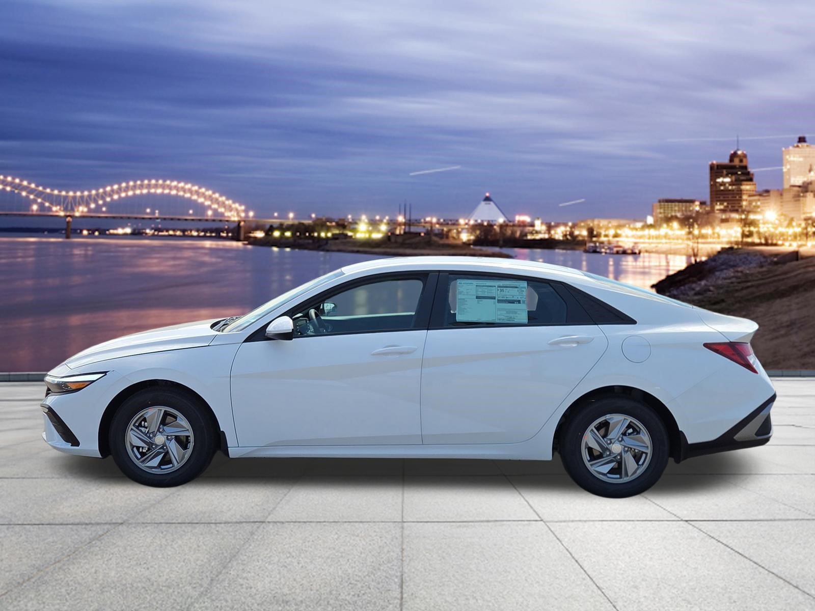 New 2026 Hyundai Elantra SE FWD image 2