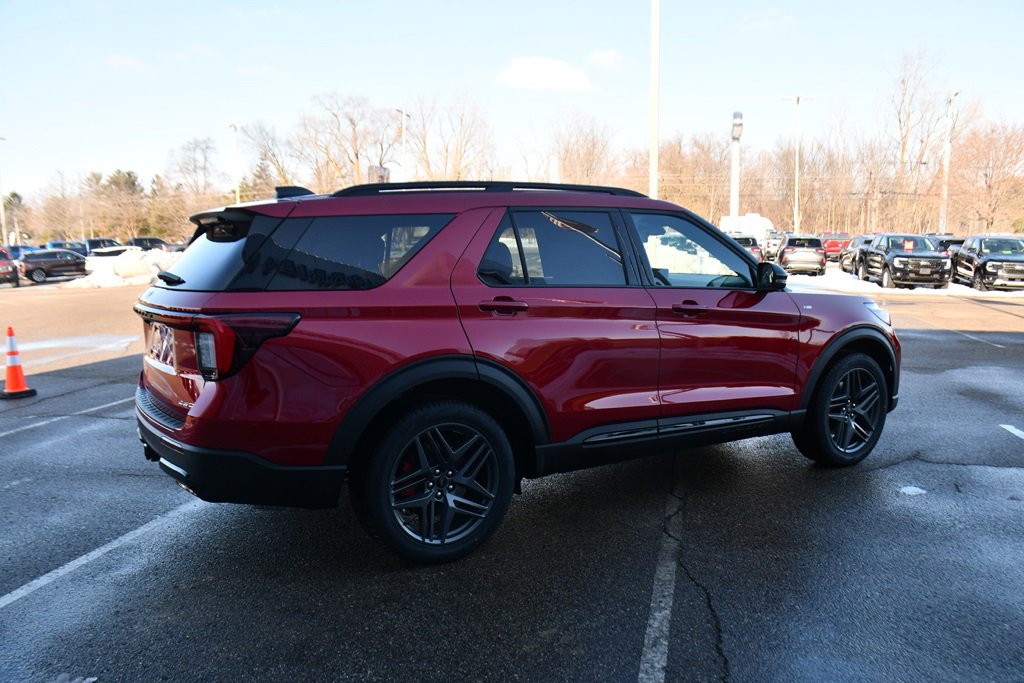 New 2026 Ford Explorer ST-Line w/ ST-Line Street Pack image 7