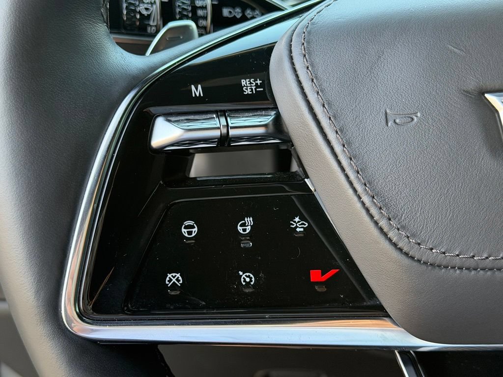 Used 2025 Cadillac Escalade ESV V AWD/4WD image 26