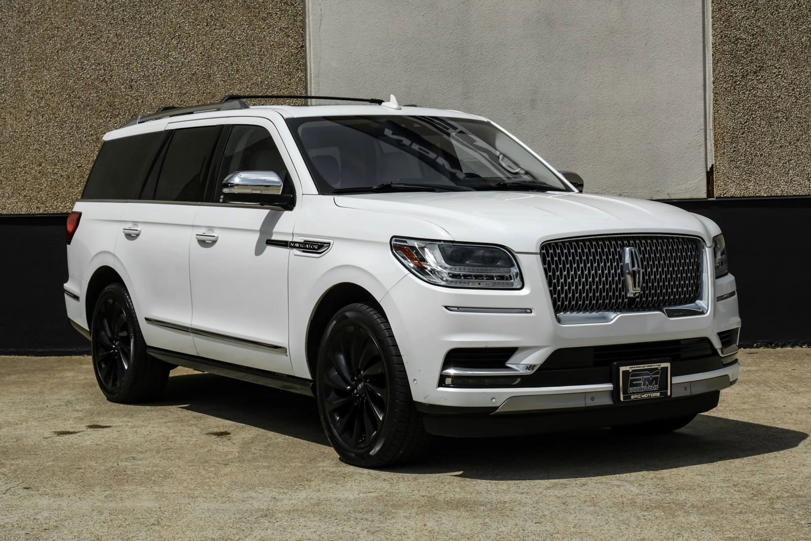 Used 2020 Lincoln Navigator Black Label w/ Cargo Convenience Package AWD/4WD image 8