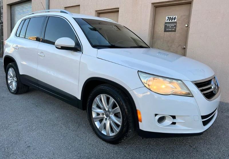 Used 2009 Volkswagen Tiguan SEL FWD image 3
