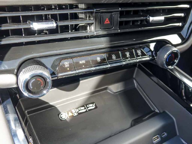 New 2027 Chevrolet Tahoe Premier w/ Sun And Tow Package AWD/4WD image 30