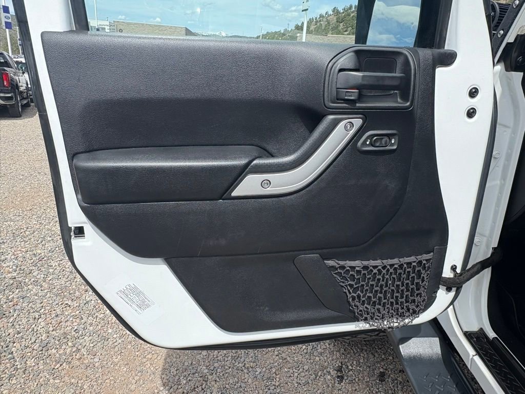 Used 2016 Jeep Wrangler Unlimited Sahara w/ Connectivity Group image 24