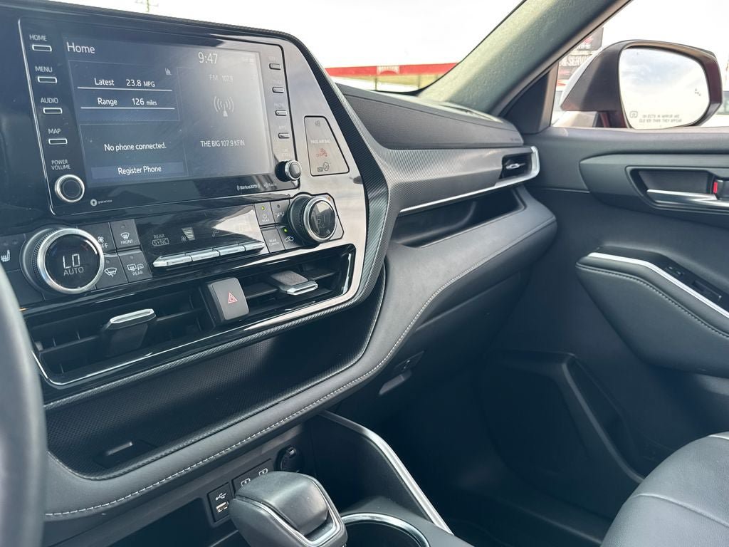 Used 2022 Toyota Highlander XSE FWD image 24