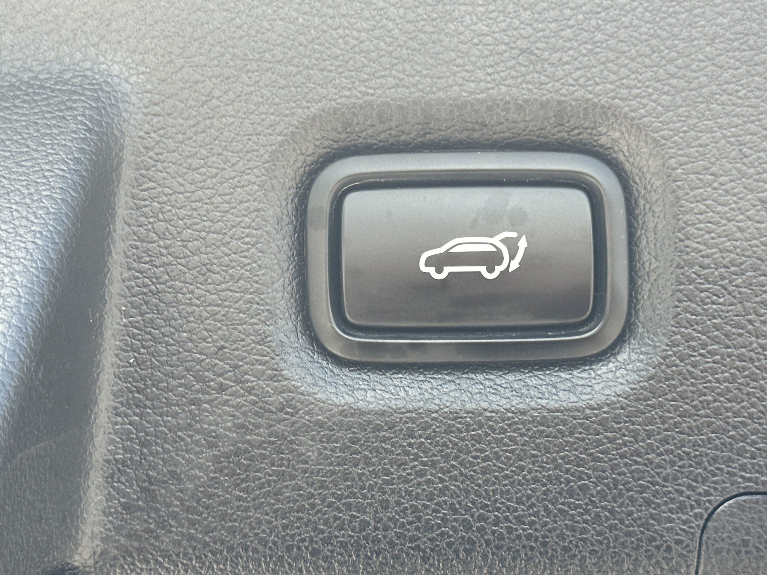 Used 2019 Hyundai Santa Fe Limited FWD image 19