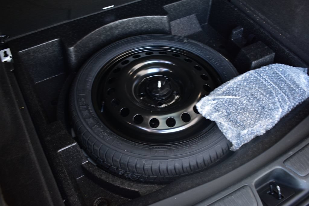 Used 2023 Buick Envision Essence w/ Sport Touring Package FWD image 30