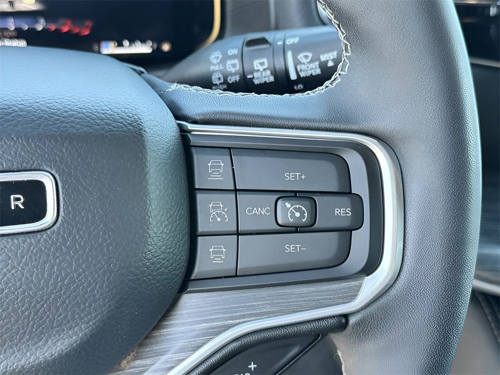 Used 2024 Jeep Wagoneer L Series III w/ Flexible Seating Group image 24